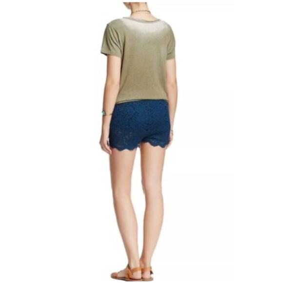 FREE PEOPLE Women’s Navy Blue Lace Scalloped Trim Pull On shorts - Picture 4 of 6